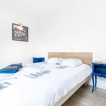 Le Cote Cour Apartment Rodez Exterior photo